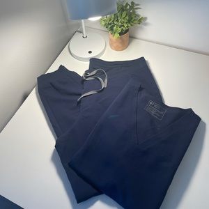 FIGS scrub set. Cosma top & Zamora Jogger.